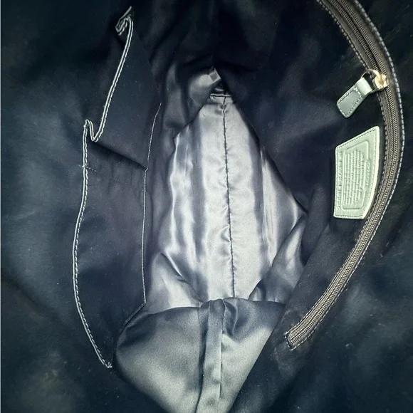 ❗️SOLD❗️ Coach Laura Signature Light Blue Purse Canvas Leather - Picture 6 of 7